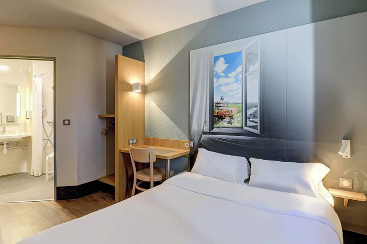 Room 10 of 36