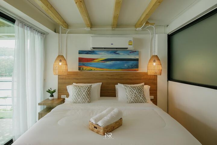 Room 25 of 75
