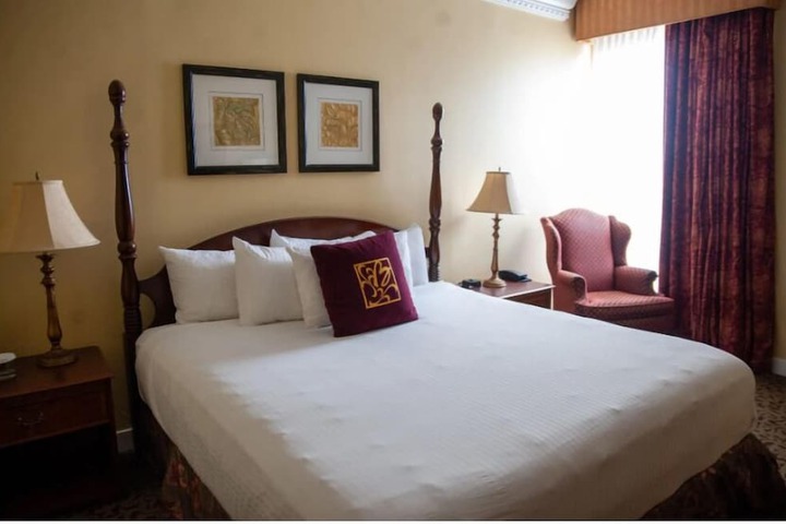 1 King Bed (18 of 22)