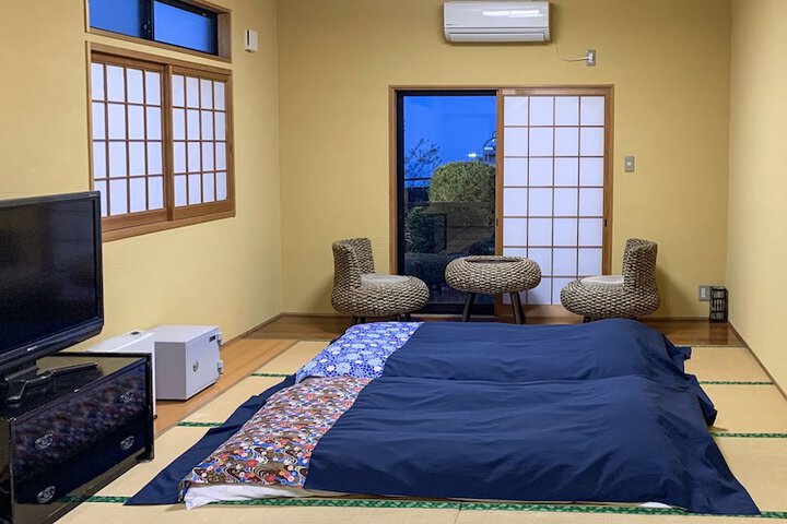 Room 6 of 43