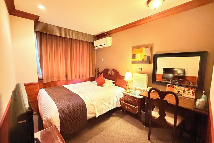 Room 27 of 67