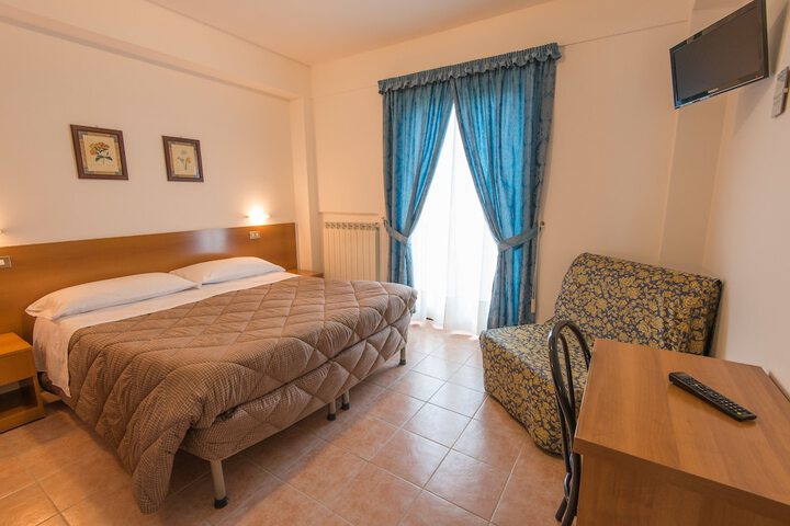 Room 14 of 34
