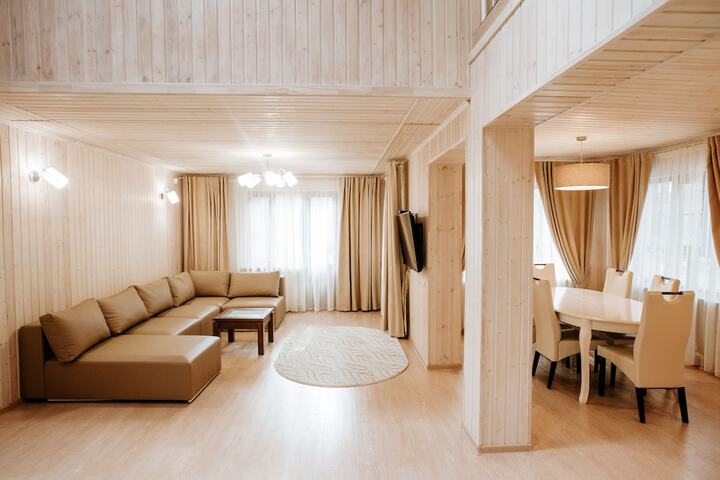 Room 6 of 31