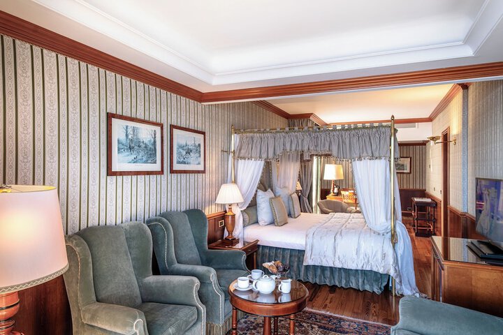 Room 36 of 205