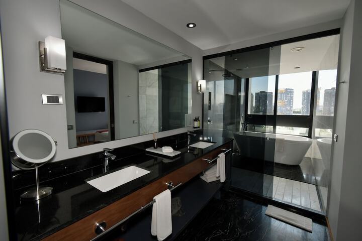 Room 35 of 68