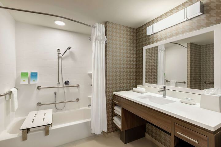 Room 14 of 28