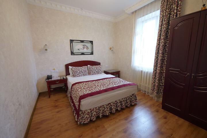 Room 33 of 92