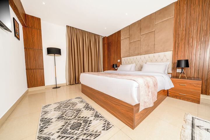 Room 11 of 26