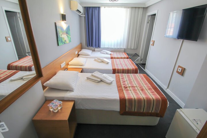 Room 22 of 99