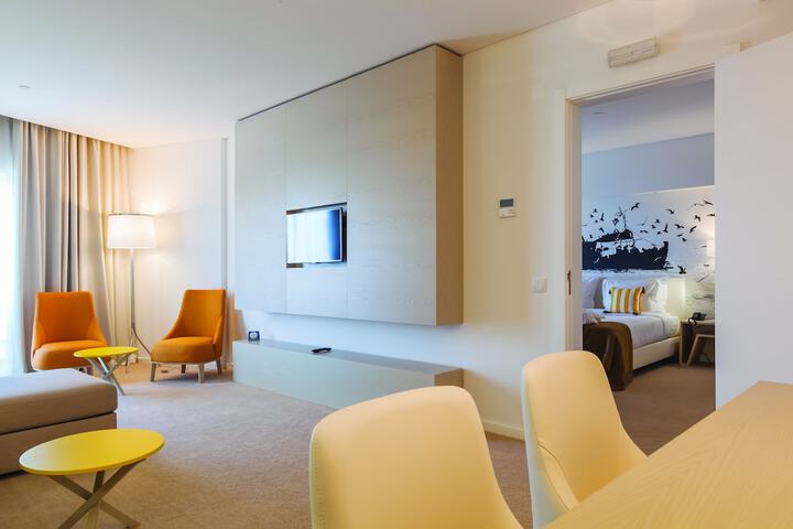 Room 43 of 128