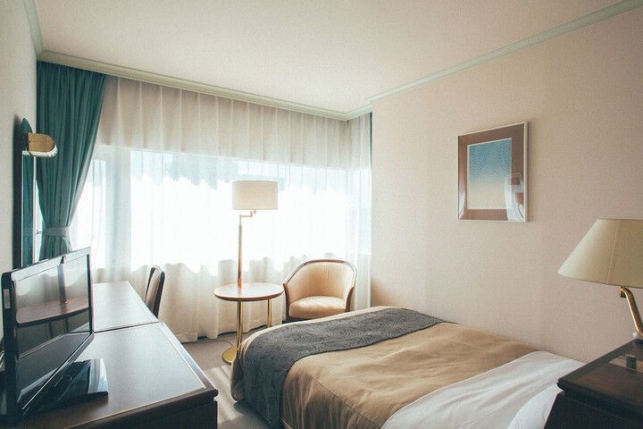 Room 26 of 74