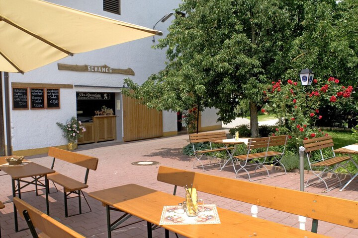 Hotel Exterior 21 of 23