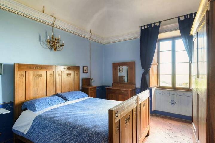 Room 14 of 22