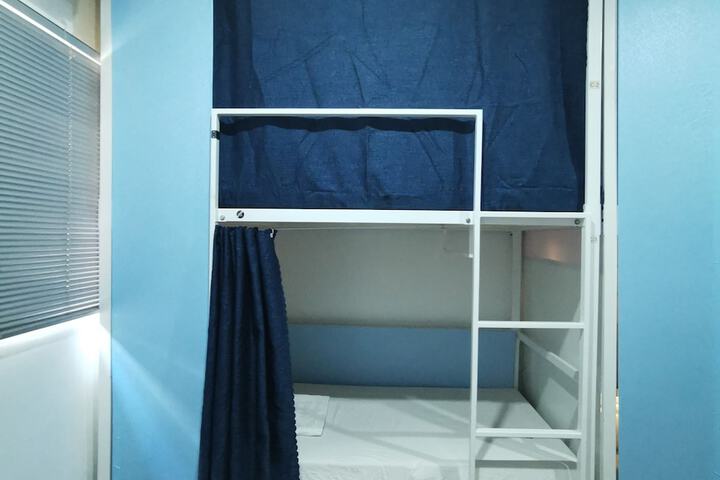 Room 16 of 19