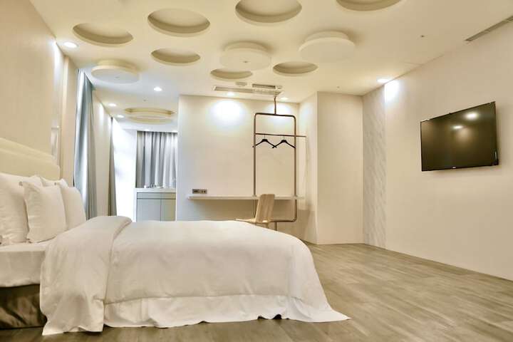 Room 10 of 41
