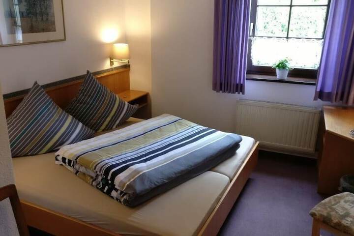 Room 15 of 50
