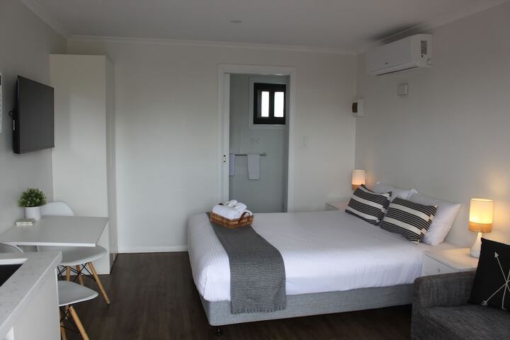 Room 8 of 27