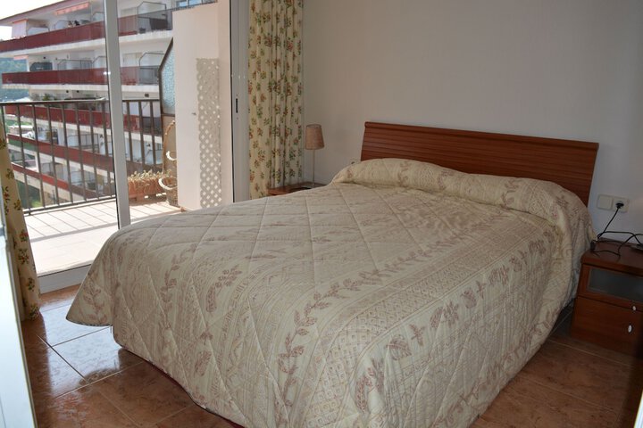 Room 3 of 28