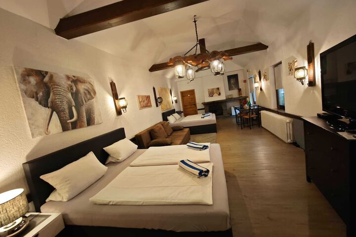 Room 7 of 20