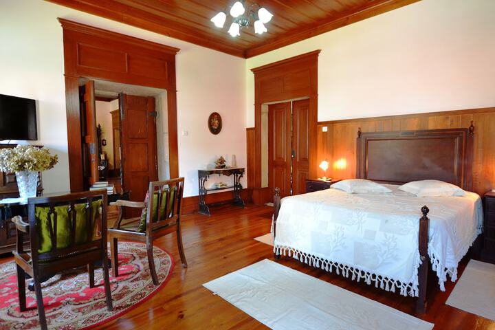 Room 4 of 34