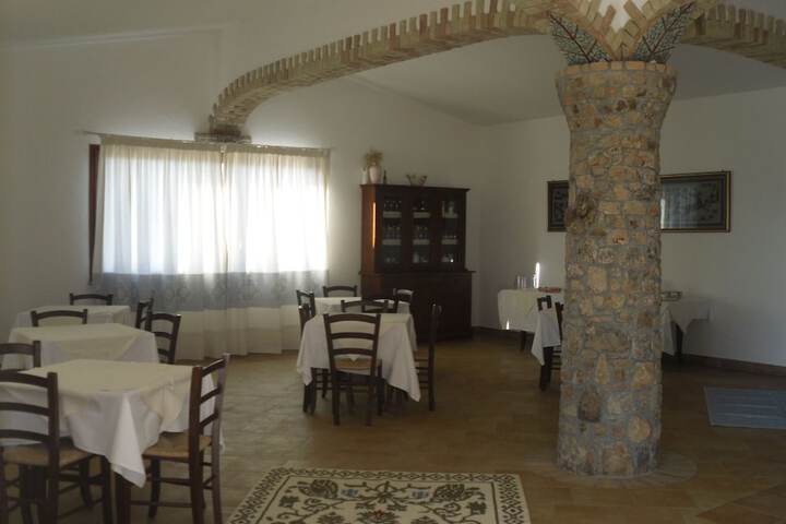 Dining 36 of 60