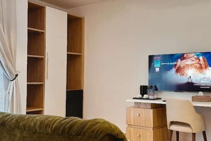 Room 6 of 26