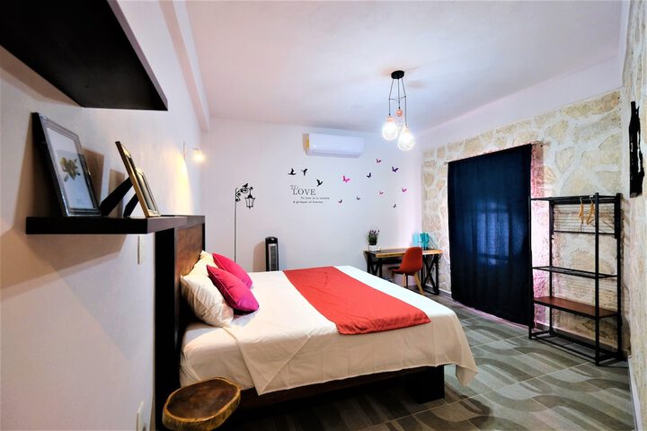 Room 21 of 34
