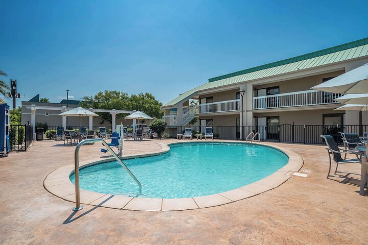 Pool 18 of 24