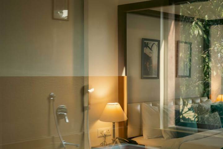 Room 26 of 101