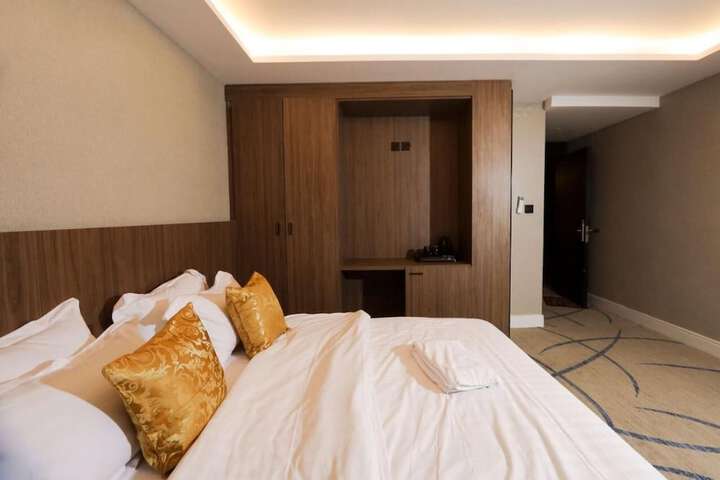 1800 degrees Hotel