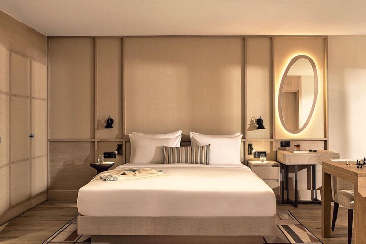 Room 28 of 162