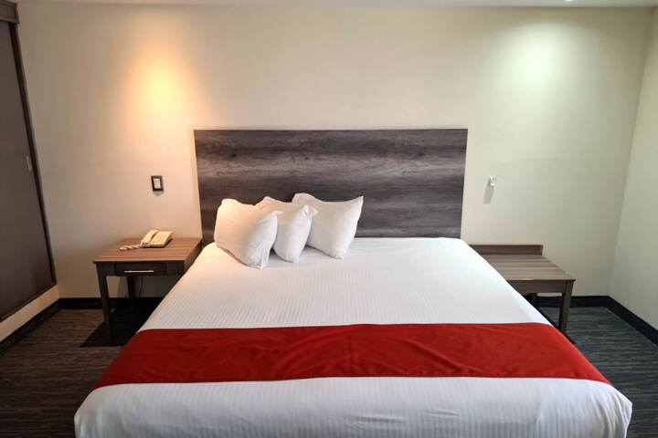 Room 6 of 25