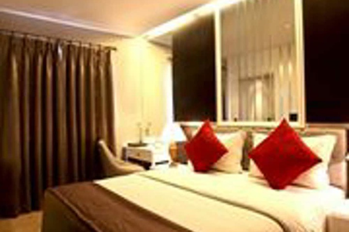 Room 6 of 38