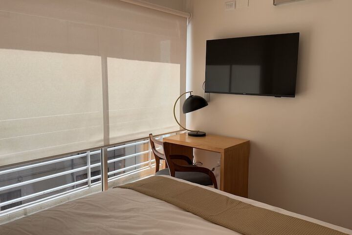 Room 13 of 33