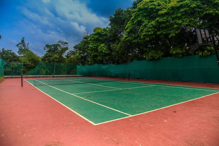 Tennis court