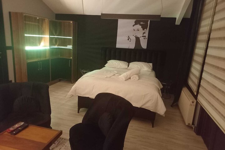 Room 2 of 31