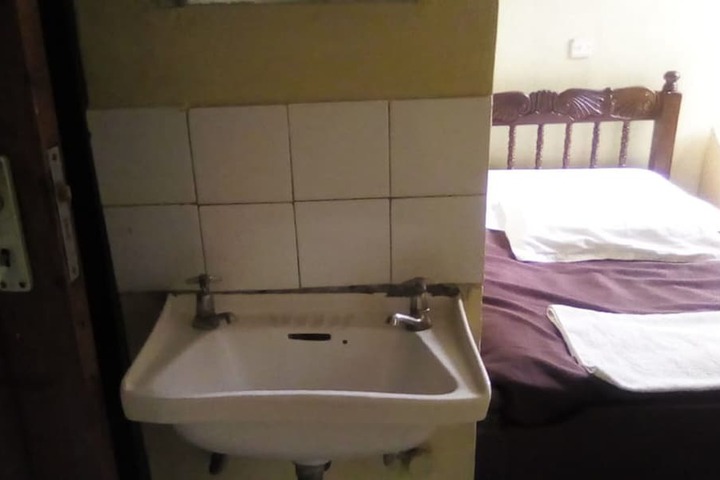 Room 8 of 15