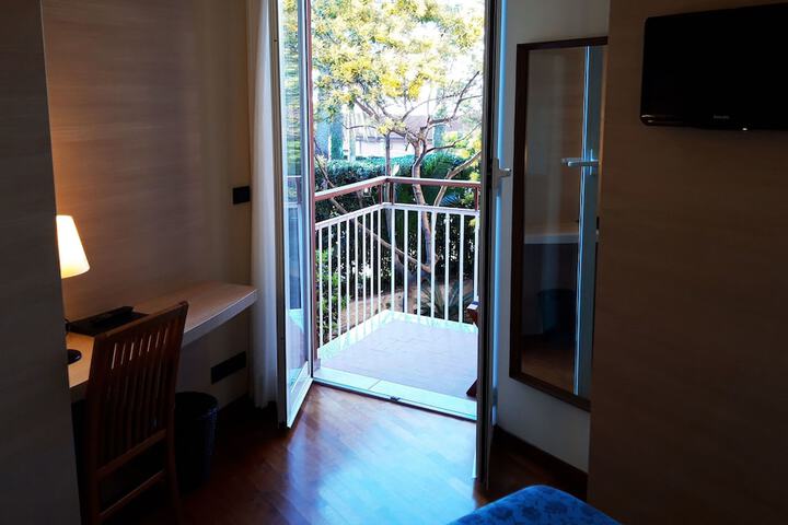 Room 30 of 78