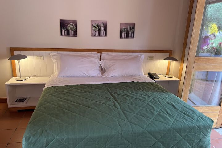 Room 10 of 73