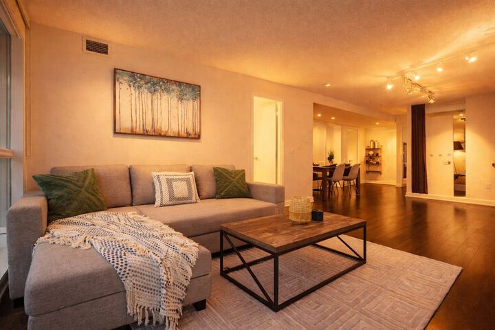 Room 3 of 9