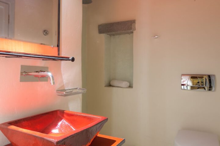 Room 10 of 21