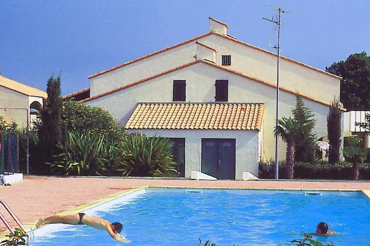 Pool 8 of 13