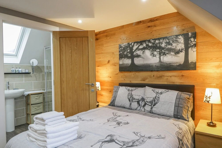 Room 2 of 15