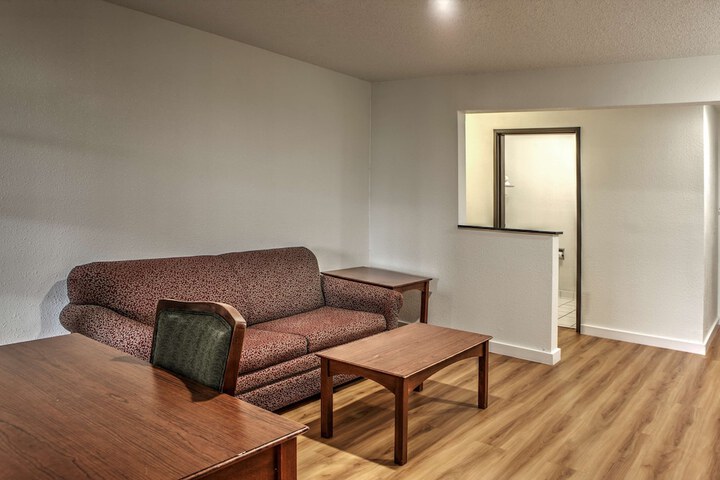 1 King Bed Accessible (1 of 14)