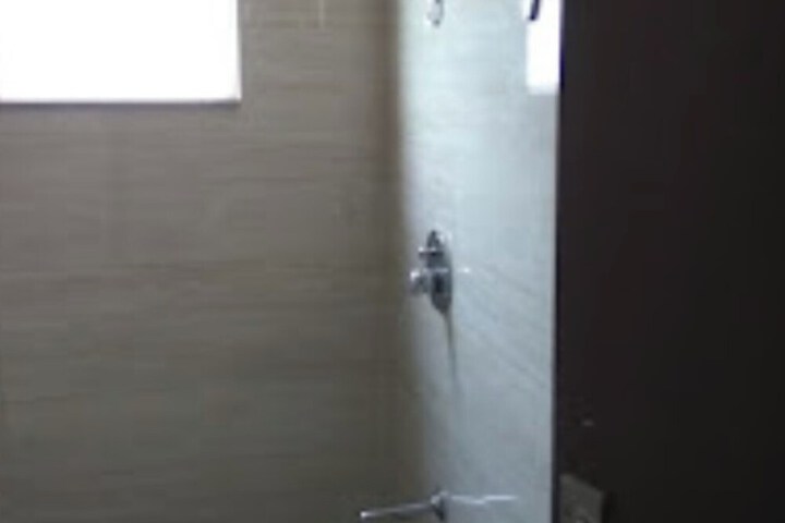 Room 13 of 19