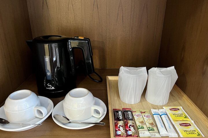 Breakfast/Coffee Service 25 of 75