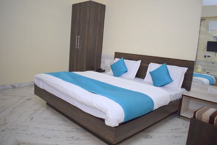 Room 20 of 38