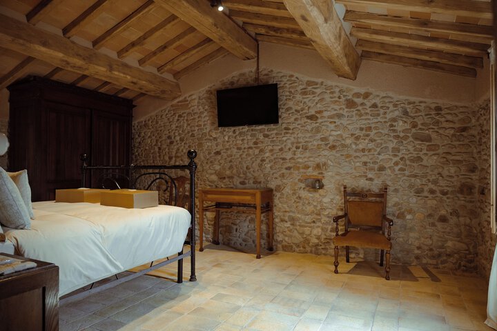 Room 4 of 101