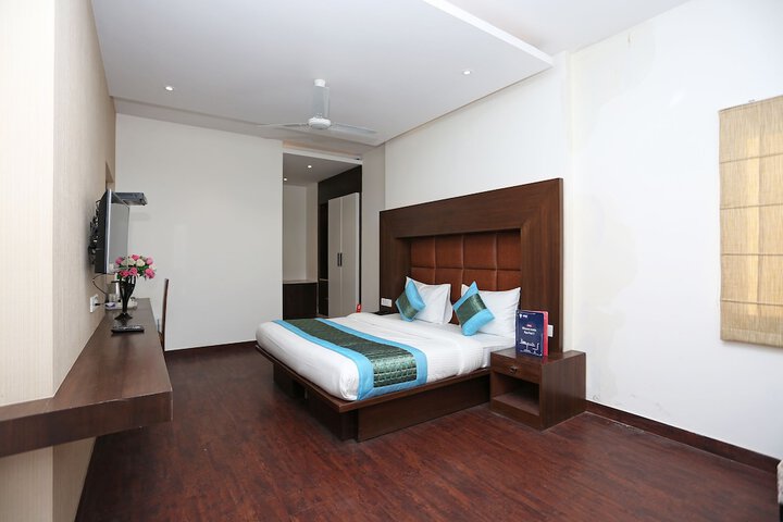 Room 5 of 24