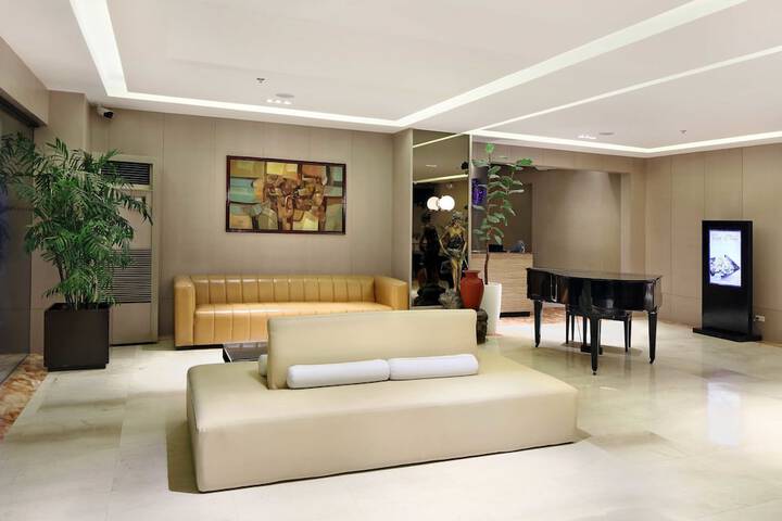 Hotel Interior 5 of 117